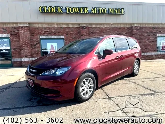 2017 Chrysler Pacifica  Pacifica in front of Clock Tower Mall Used car business