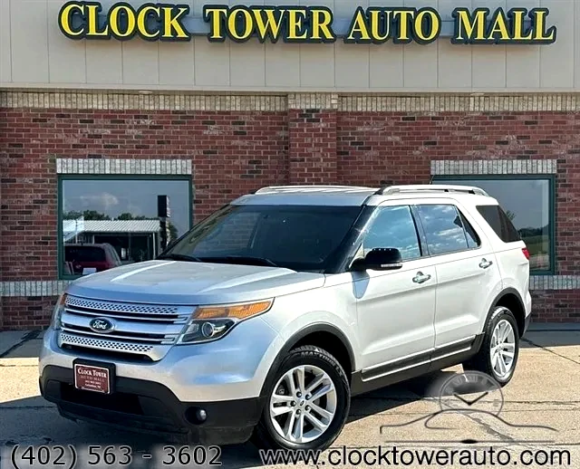 2013 Ford Explorer  Explorer in front of Clock Tower Mall Used car business