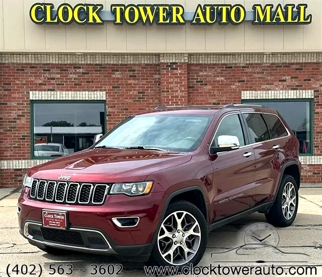 2021 Jeep Cherokee  Cherokee in front of Clock Tower Mall Used car business